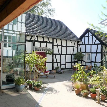 Ferienhaus Im Fachwerkhof 'Haus In Bewegung' Seelscheid エクステリア 写真