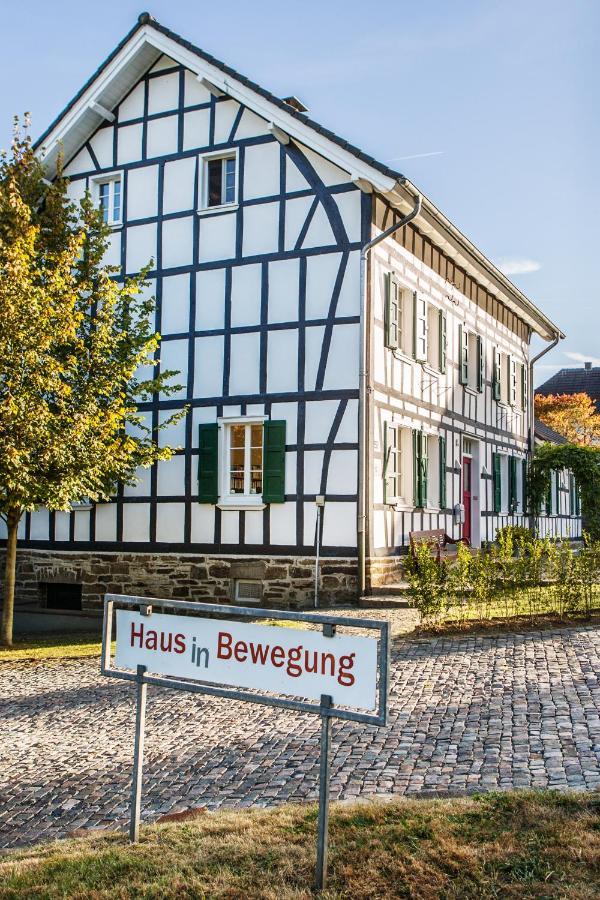 Ferienhaus Im Fachwerkhof 'Haus In Bewegung' Seelscheid エクステリア 写真