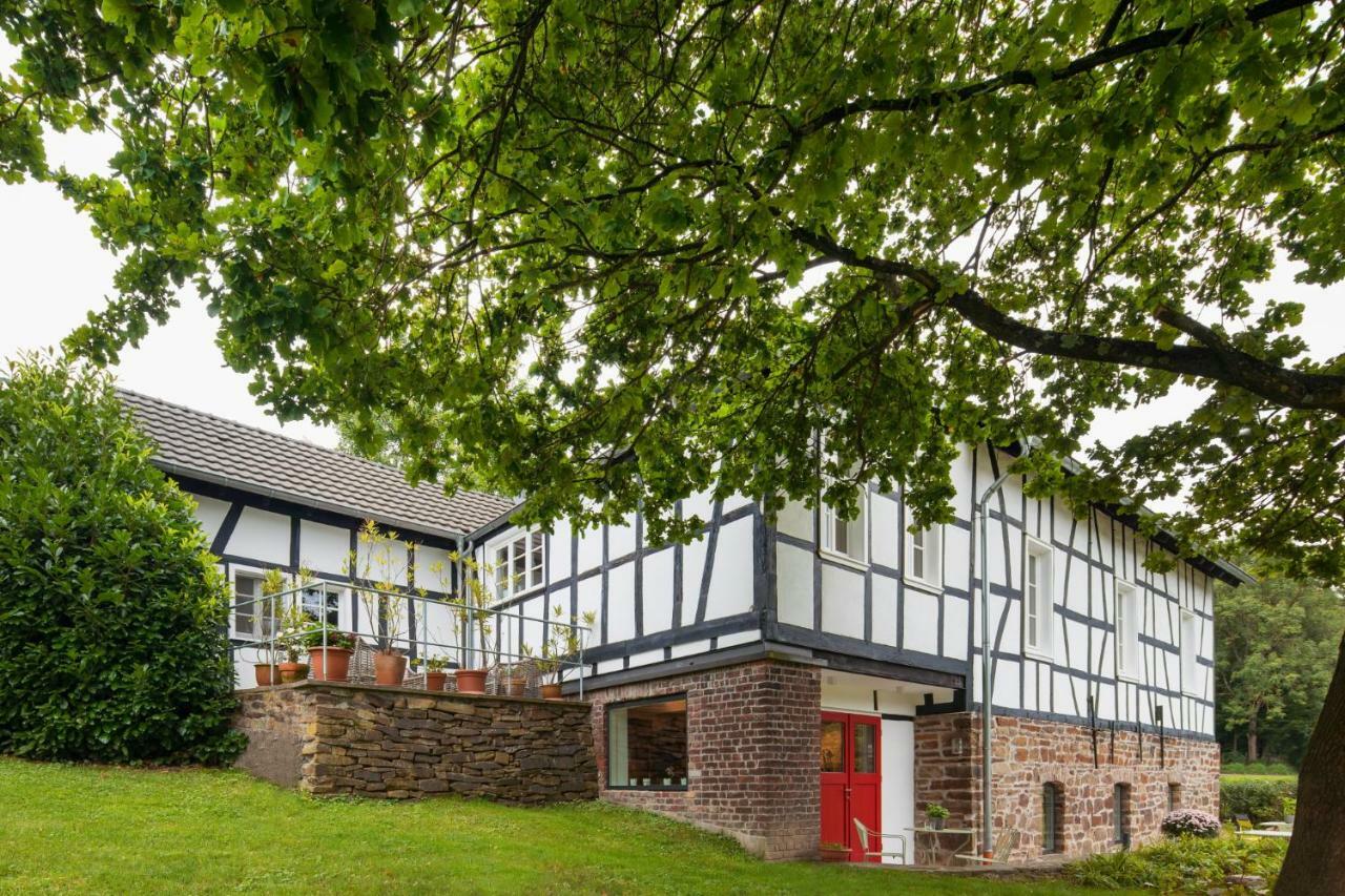 Ferienhaus Im Fachwerkhof 'Haus In Bewegung' Seelscheid エクステリア 写真