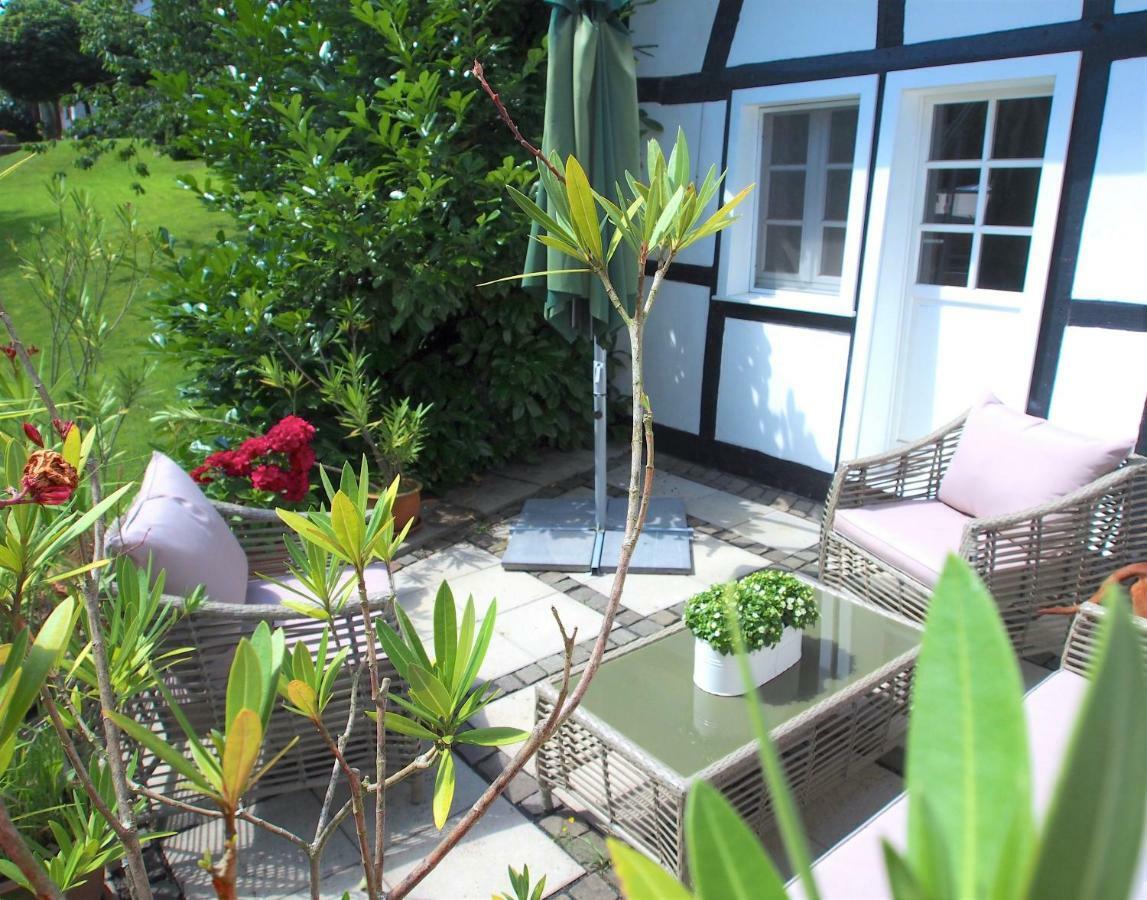 Ferienhaus Im Fachwerkhof 'Haus In Bewegung' Seelscheid エクステリア 写真